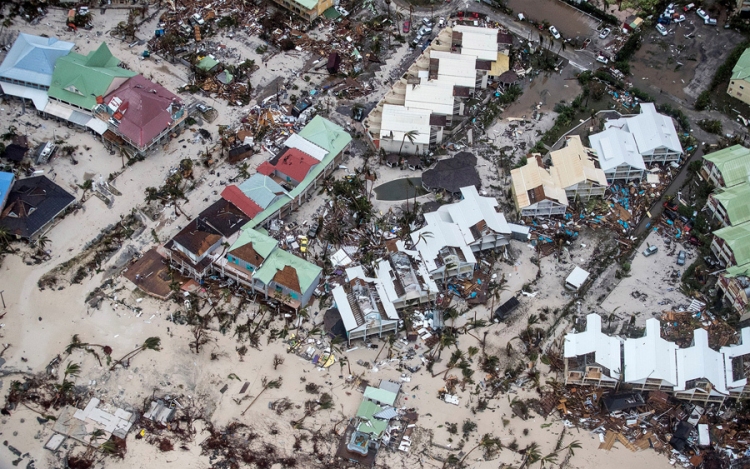 Sikerült kimenteni a magyarokat a hurrikán sújtotta Szent Márton-szigetről