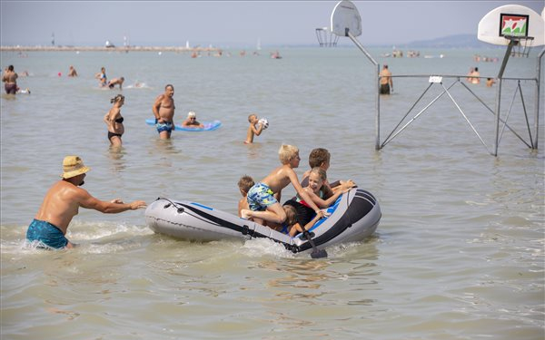 Folytatódhatnak a strandfejlesztések