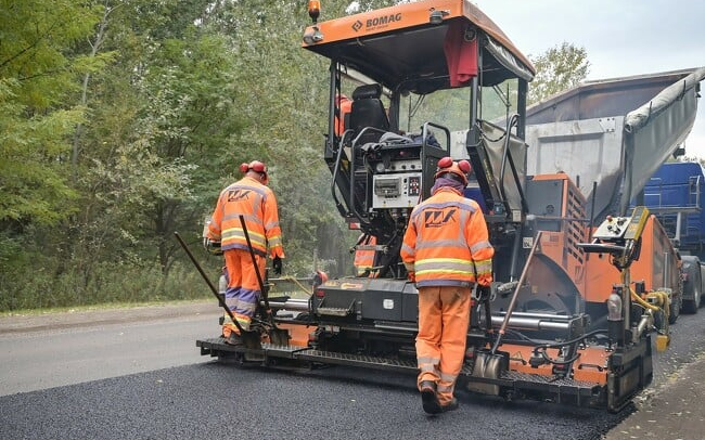 Az állami közúthálózaton csaknem 120 kilométeren indultak újra útfelújítások