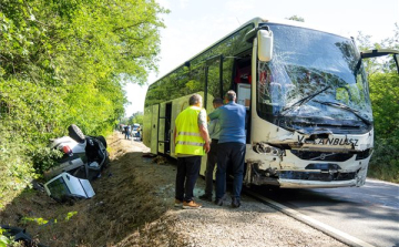 Meghalt két ember egy balesetben az 54-es főúton Bócsánál